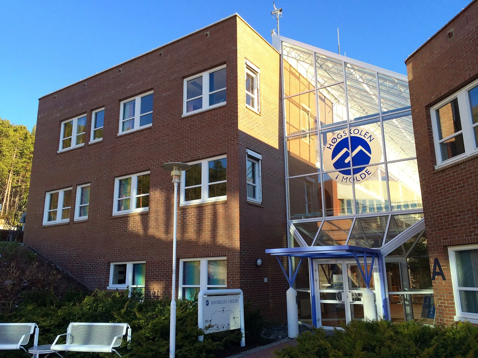 Molde University College – Specialized University in Logistics (HiMolde) campus